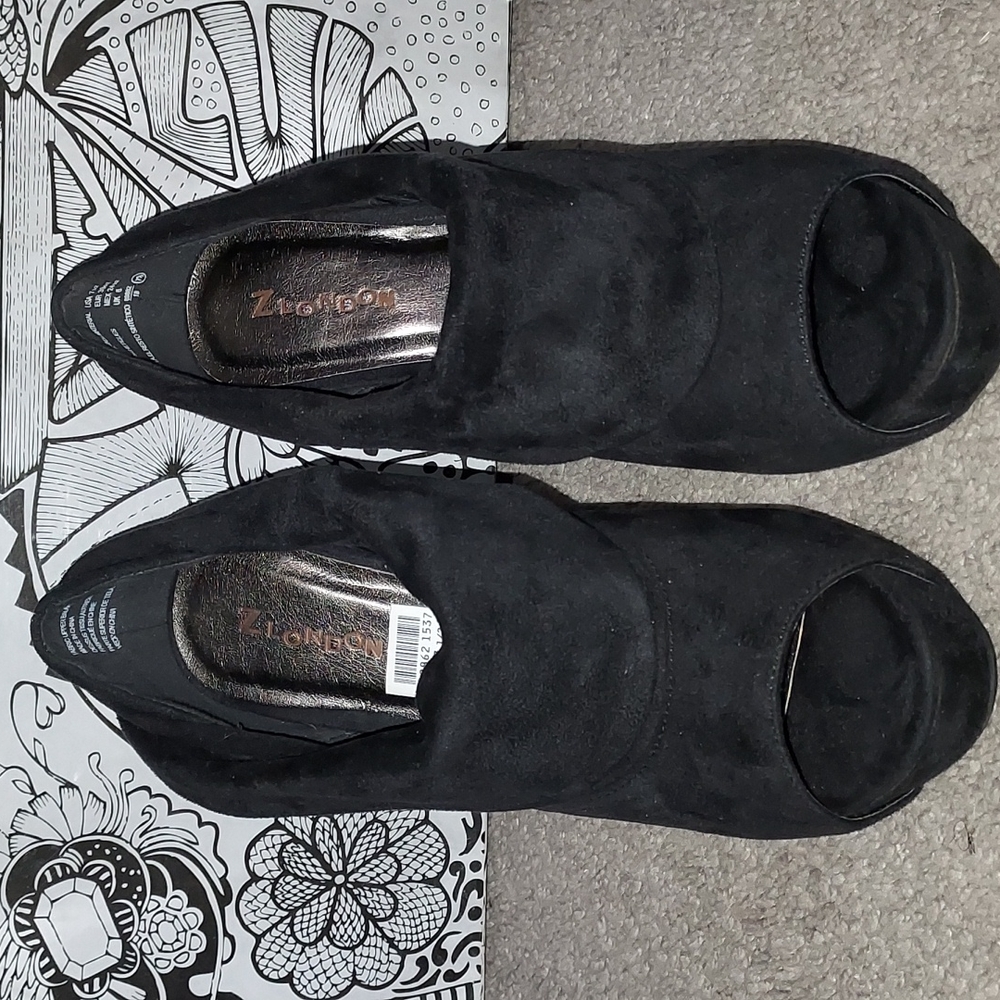 Z London black suede peep toe booties size 7.5